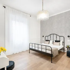 https://white-flat-ground-floor.it-romehotels.com